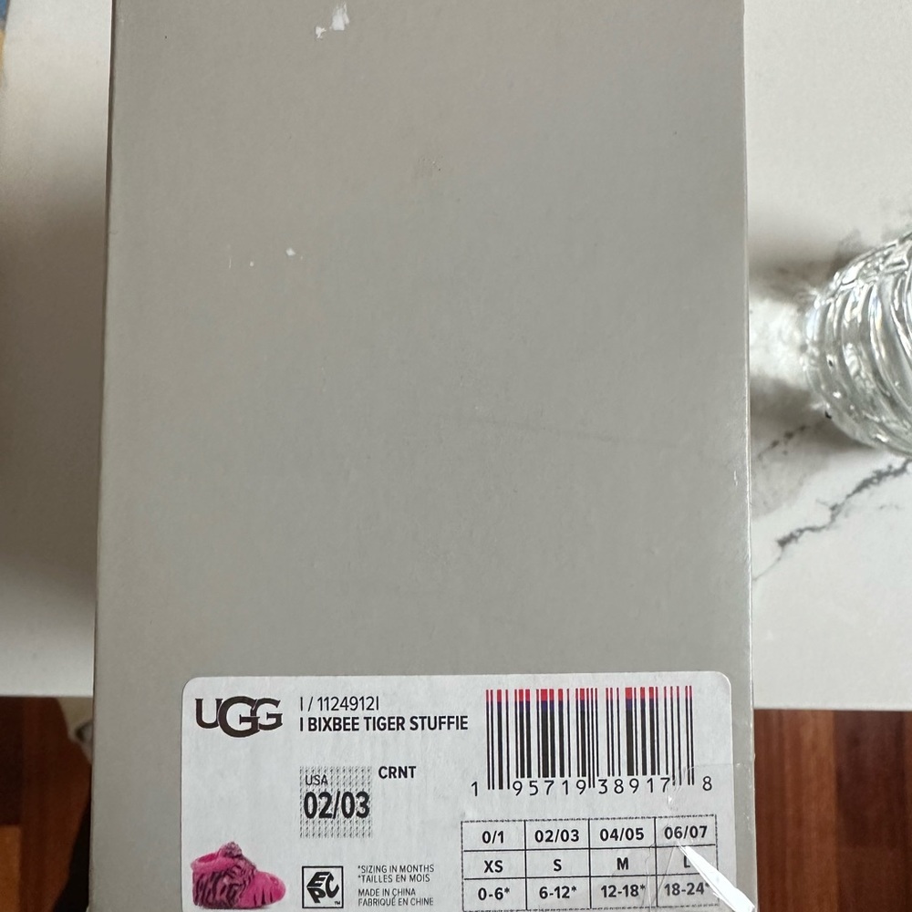 Ugg baby girl size 2/3 baby pink booties
